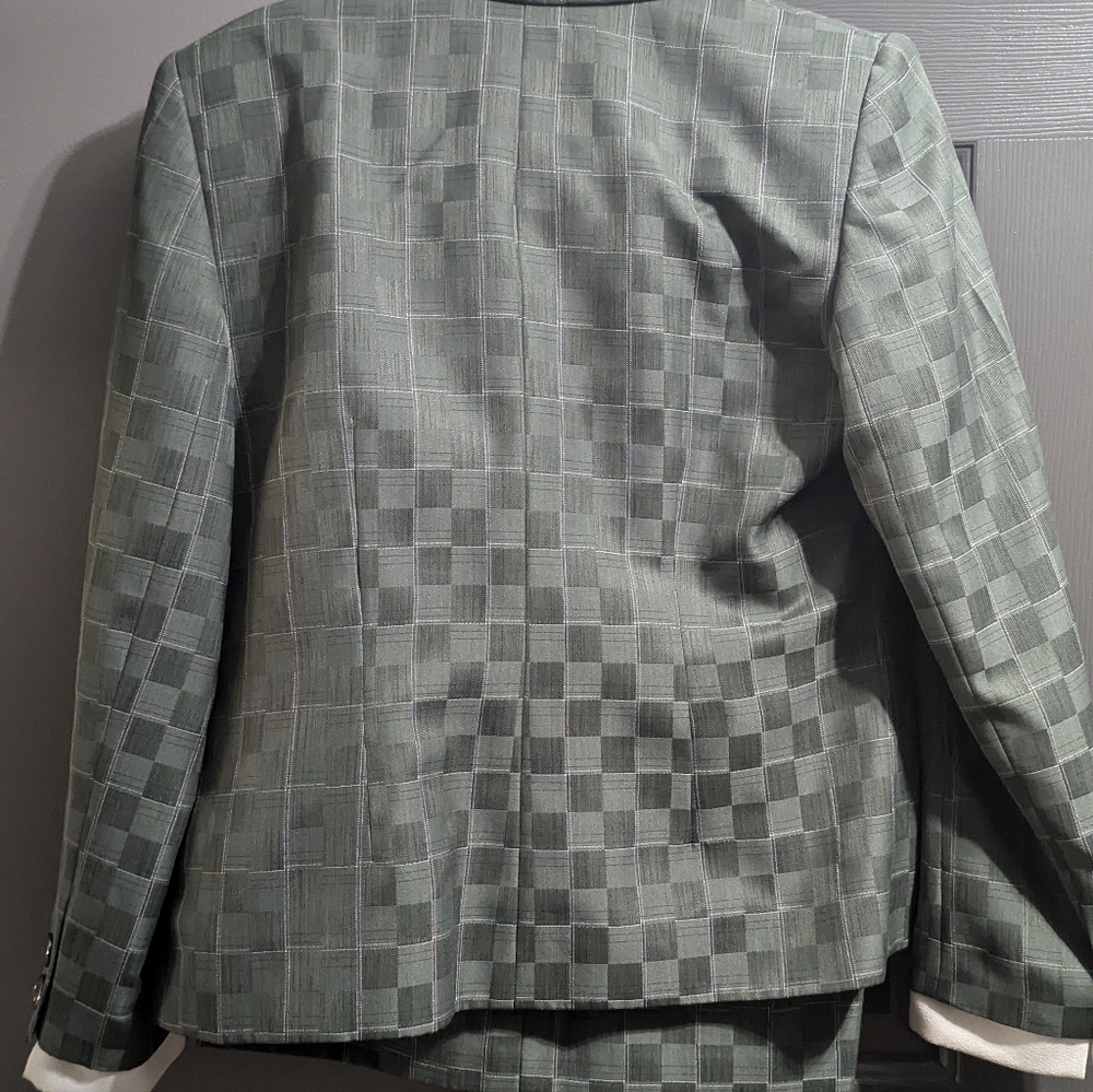 Sag Harbor Suit